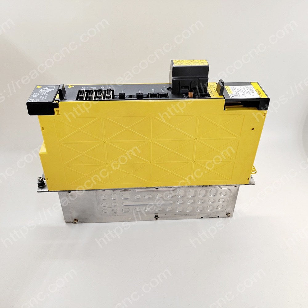 Front view of A06B-6117-H304 Fanuc 3 axis servo amplifier module