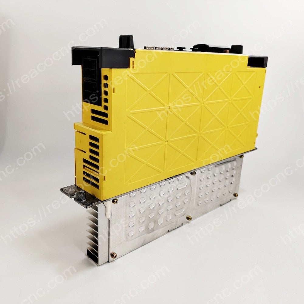 Front view of A06B-6114-H207 Fanuc SVM2-40/40i servo module