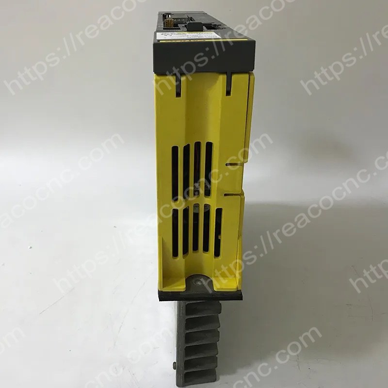 Side view of A06B-6096-H104 Fanuc SVM1-40L servo amplifier