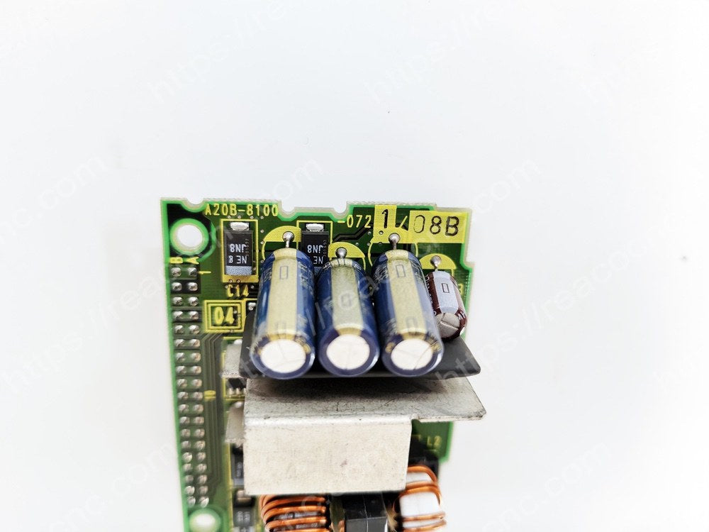 Electronic components and chip detail on FANUC A20B-8100-0721 PCB