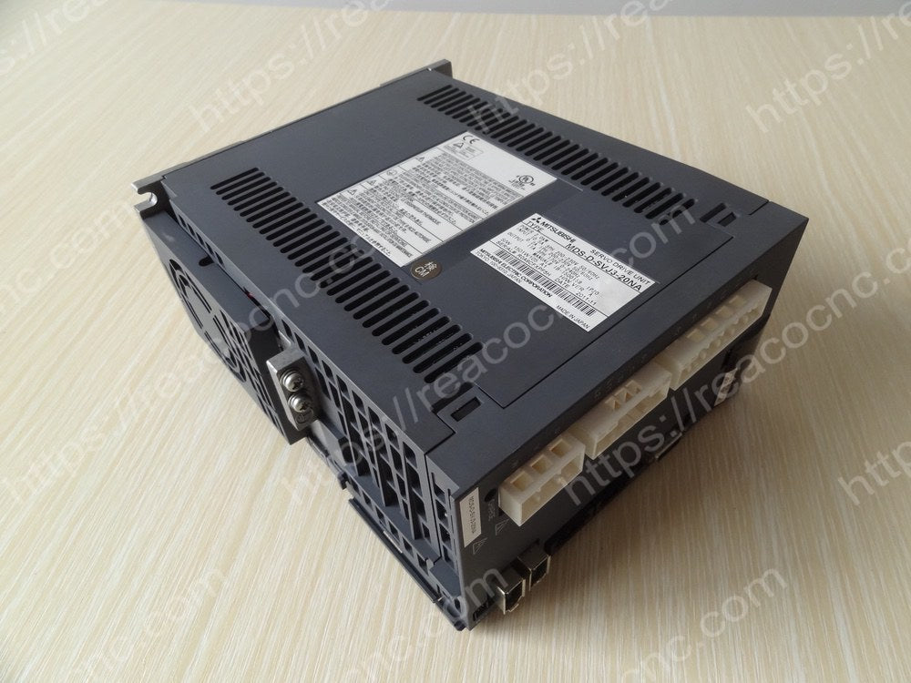 MDS-D-SVJ3-20NA Side View