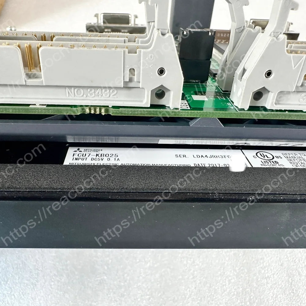 FCU7-KB025 model label on Mitsubishi lathe-system keyboard