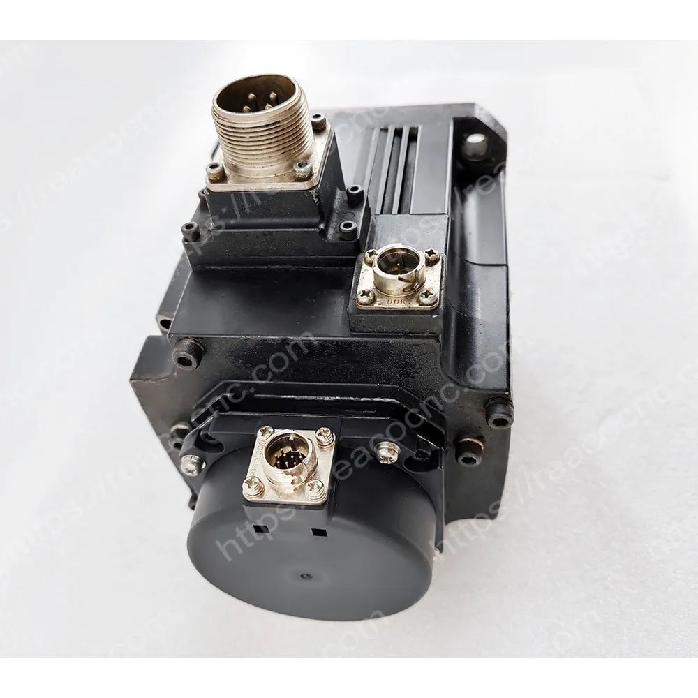 Straight shaft and feedback connector detail of HF-H104S motor