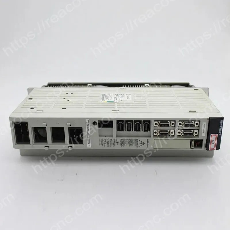 Dual-axis motor connectors and terminals on MDS-R-V2-6060 drive