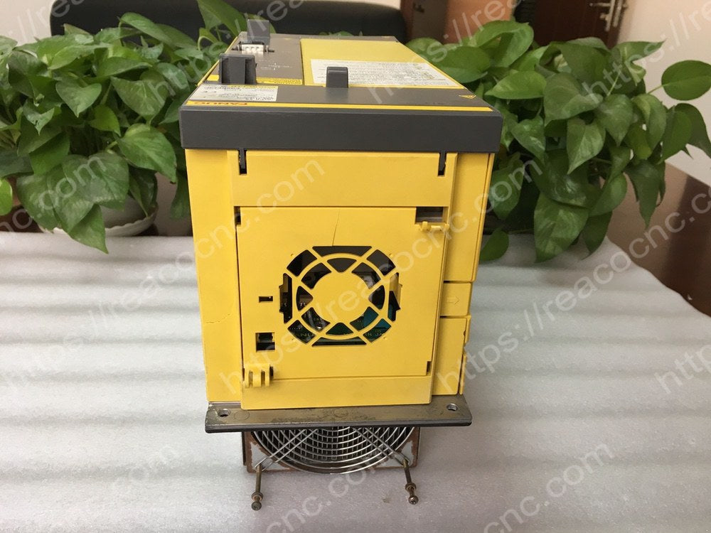Side view 1 of A06B-6110-H026 Fanuc Alpha i power supply