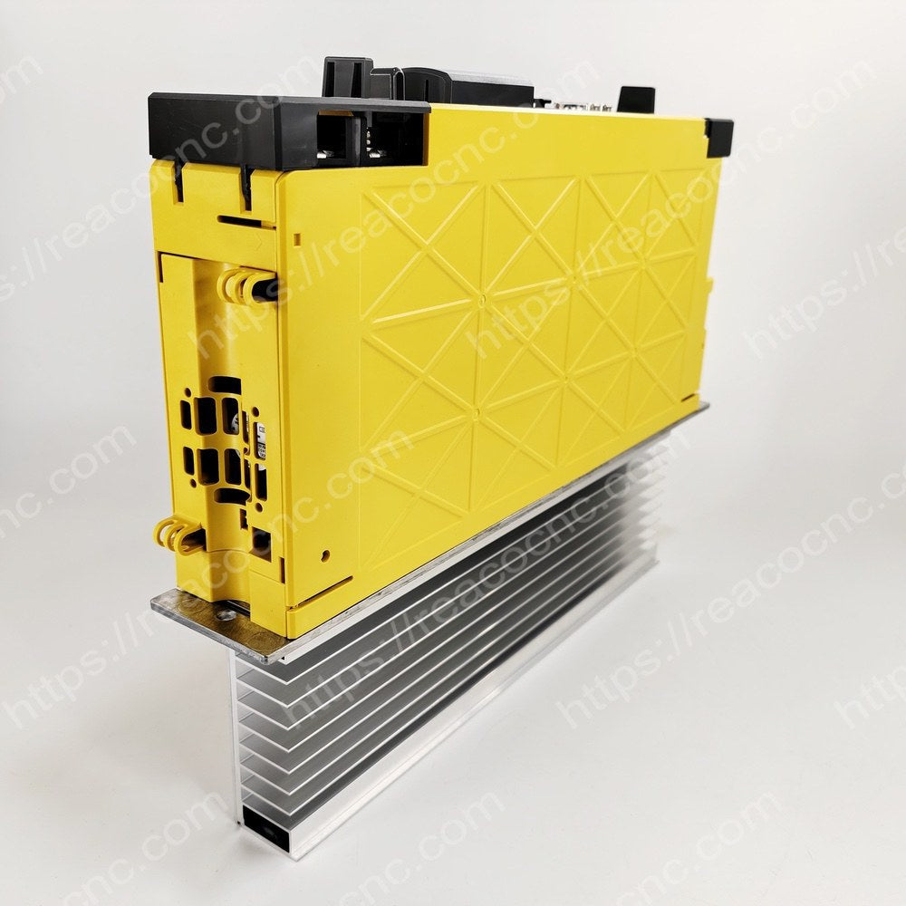 Side view 1 of A06B-6114-H105 Fanuc Alpha i servo drive
