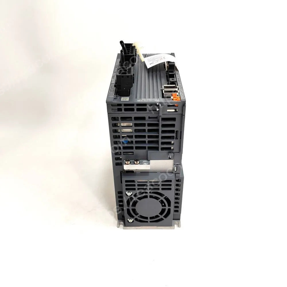 Side profile of MDS-EJ-V1-80B Mitsubishi MDS-EJ servo drive