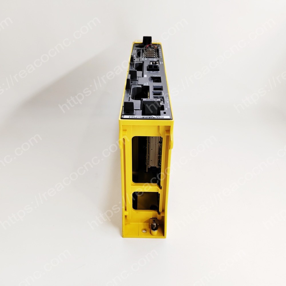 FANUC 31i-B5(A02B-0328-B802) System Side View 1 - Available for purchase - 31i-B5 A02B 0328 B802