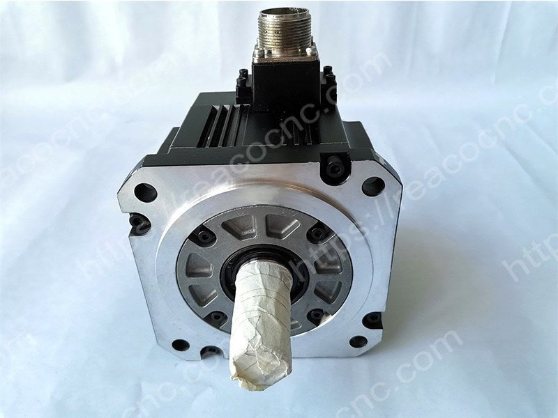 Mitsubishi HF104S Servo Motor shaft and connector view