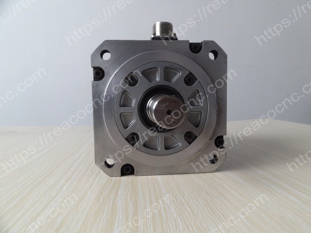 Mitsubishi HF154S Servo Motor side view - Industrial motor HF154S