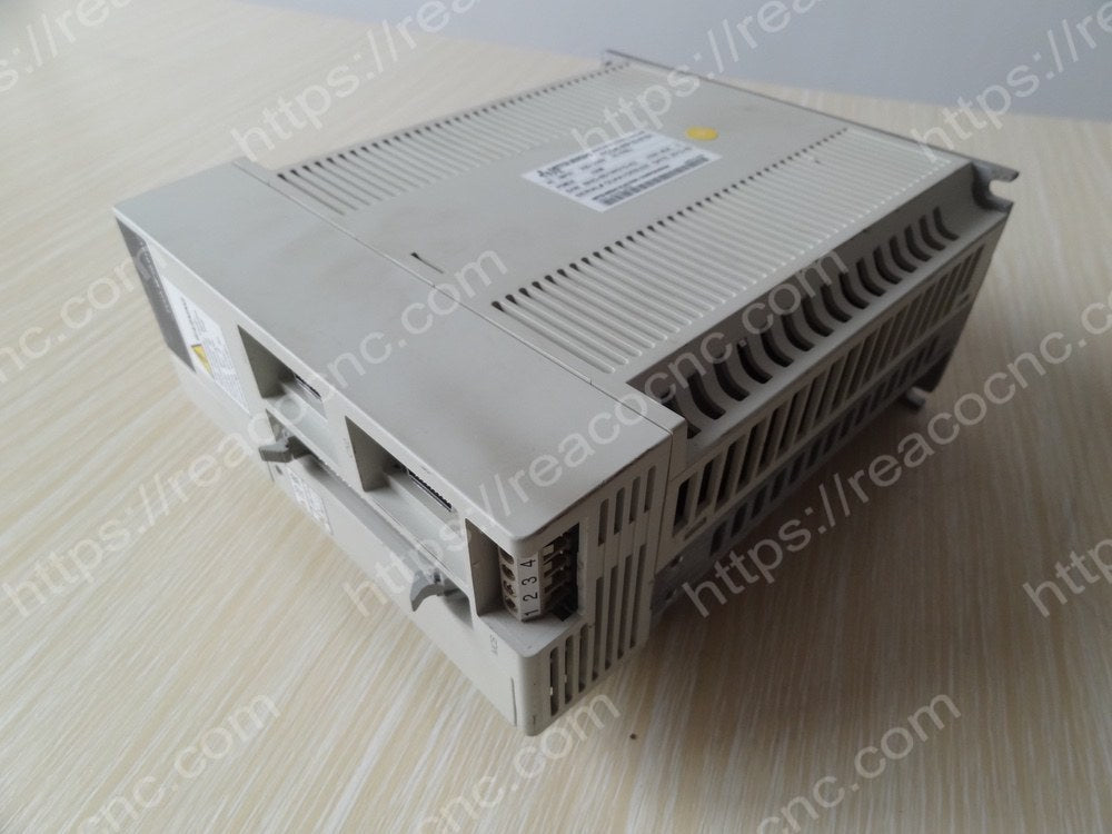Mitsubishi FCUA-MP10-01S1 control unit side view